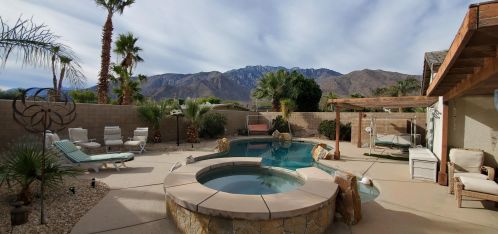 695 Ventana Rdg, Palm Springs, CA 92262-1216