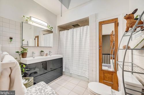 750 64 St, Philadelphia PA 19151-3128 exterior