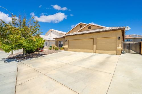 4041 Avenue, Lancaster, CA 93536