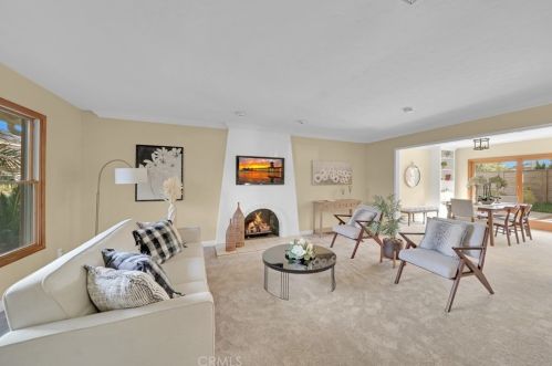 21132 Richmond Cir, Huntington Beach, CA 92646-7331