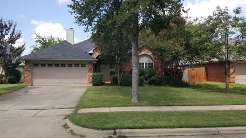 1611 Haydenbend Cir, Grapevine, TX 76051-4489