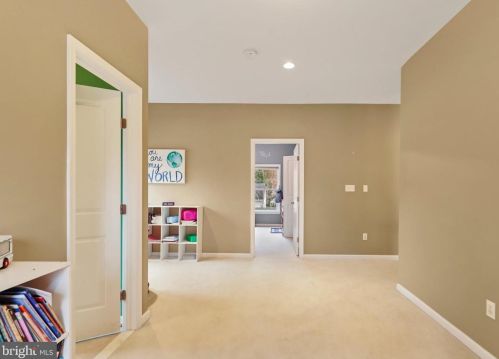 4933 Aspen St, Shady Side MD  20764-9667 exterior