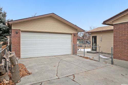 1960 Camelot, Taylorsville UT 84084-3206 exterior