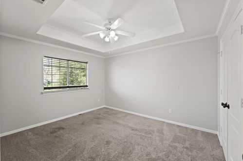 2033 Le Mans Dr, Carrollton TX 75006-4337 exterior