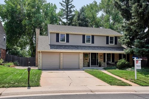 8296 Hinsdale Dr, Englewood, CO 80112-1900