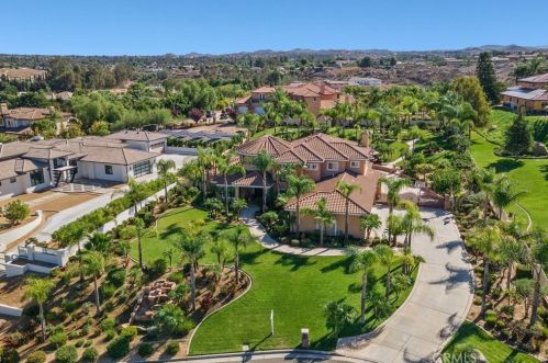 18003 Green Orchard Pl, Riverside CA  92508-8743 exterior