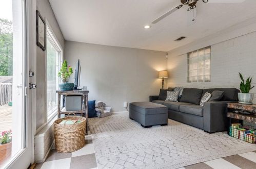 6015 Belgrade Ave, Dallas TX 75227-3608 exterior