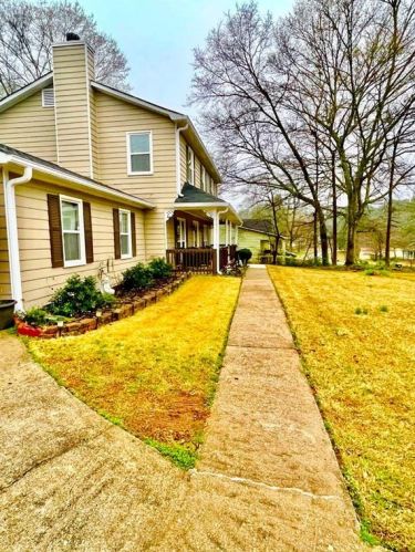 2636 Laurel Woods Ln, Conyers, GA 30094-2560