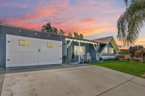 8870 Los Coches Rd, Lakeside, CA 92040-5056