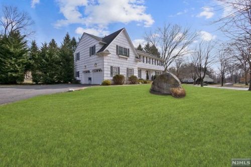 39 Degray Ter, Mahwah, NJ 07430-3158