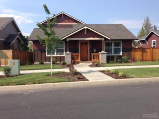 2988 Hope Dr, Bend, OR 97701-7746