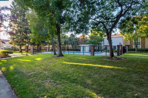 1247 Pine Creek Way, Concord CA  94520-3688 exterior