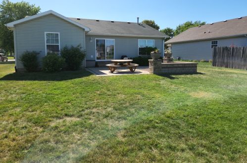 224 Van Buren Ave, Bradley, IL 60915-1852