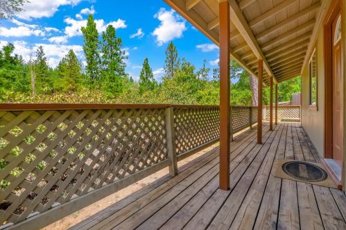 341 Weimar Cross Rd, Cape Horn, CA 95713-9747