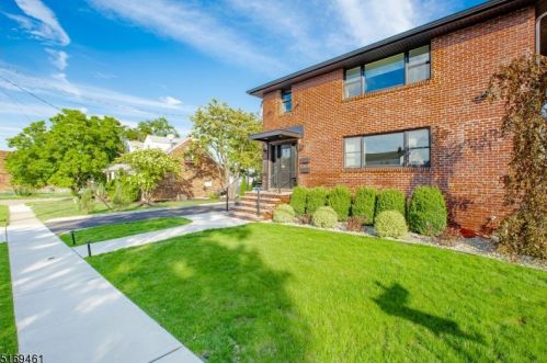 99 Baldwin Pl, Bloomfield NJ  07003-6030 exterior