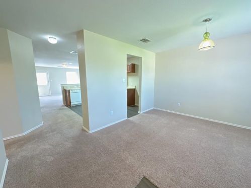 1000 Bluff Meadow Cv, Georgetown, TX 78626-6370