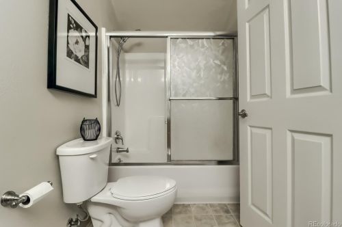 990 Zeno Way, Aurora CO 80017-3394 exterior