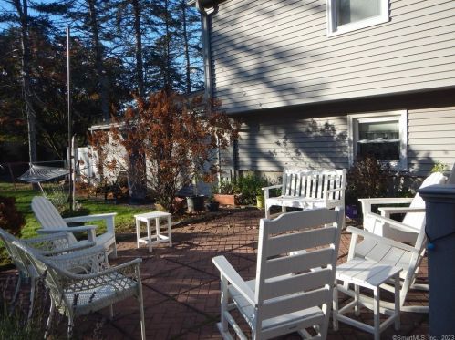 433 Curtiss St, Southington CT  06489-1708 exterior