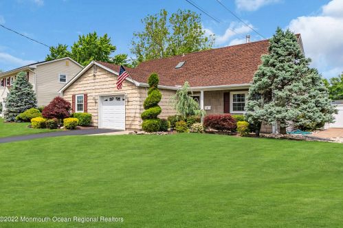 8 Briscoe Ter, Hazlet, NJ 07730-1128