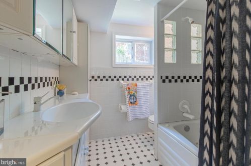 9301 Mintwood St, Silver Spring MD 20901-3523 exterior