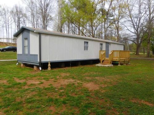 714 Peachtree Rd, Jefferson GA  30549-1560 exterior