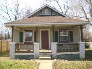2143 Benton Ave, Springfield MO  65803-3035 exterior