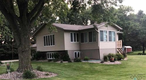 615 Trosky Rd, Edgerton, MN 56128-2761