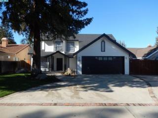1241 Cotta St, Visalia, CA 93292-5002