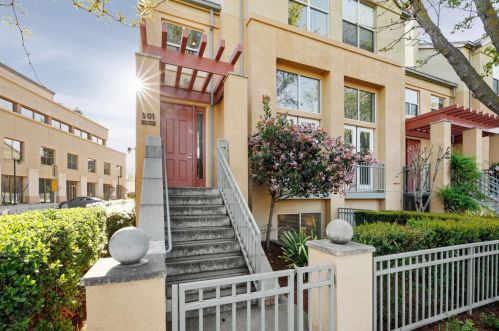 901 Camille Ln, Mountain View, CA 94040-2668
