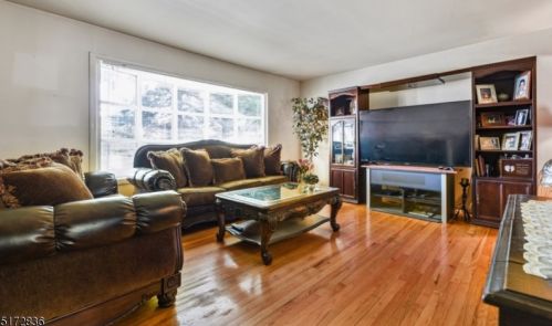 10 Perry Rd, Bloomfield, NJ 07003-4422