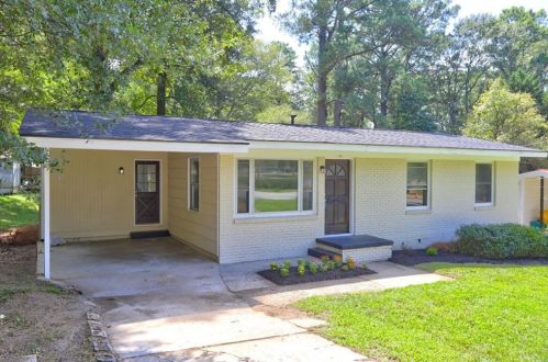 727 Conley Rd, Forest Park, GA 30297-1011