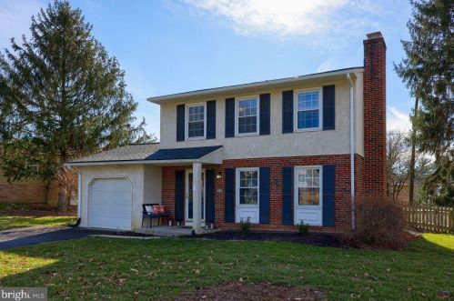 3236 Randy Rd, Lancaster PA  17601-1408 exterior