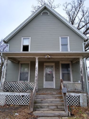 338 Baker Pl, Rockford, IL 61104-2918
