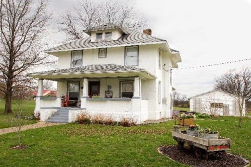 304 Center St, Bismarck, IL 61814-5226