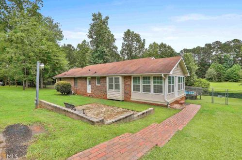 80 Yates Dr, Hampton, GA 30228-2849