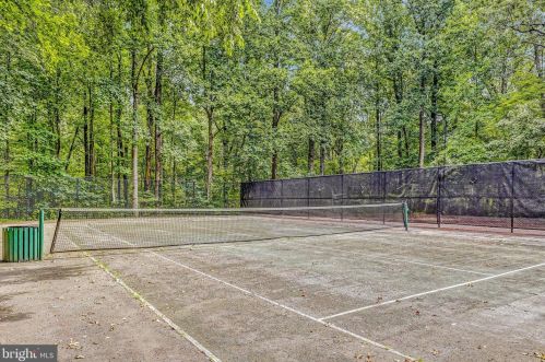 5920 Bayshire Rd, Springfield VA  22152-1146 exterior