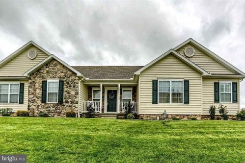 44 Tyler Dr, Hanover, PA 17331-7875