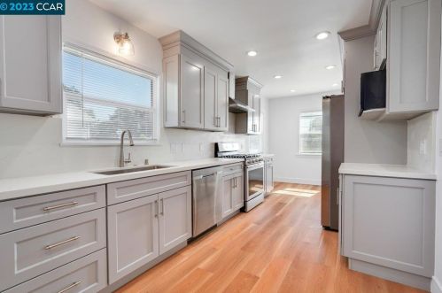 2939 Concord Blvd, Concord CA  94519-2610 exterior