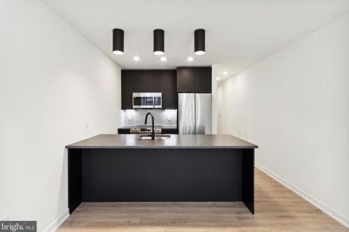 500 13th St, Philadelphia, PA 19147-1128