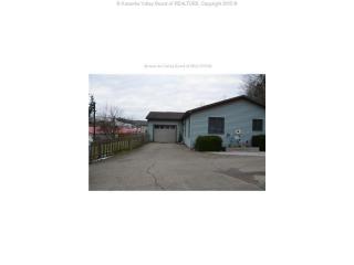252 Spring St, Statts Mills, WV 25271-1633