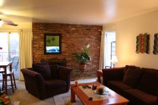 990 Logan St, Denver CO  80203-3009 exterior