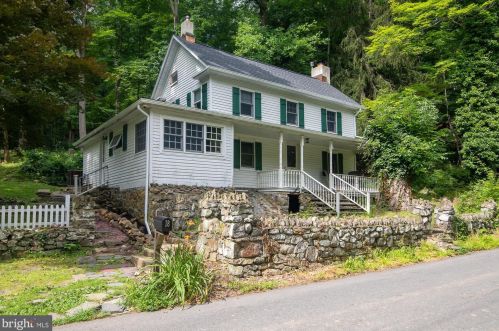 18 Longview Rd, Lebanon, NJ 08833-4501