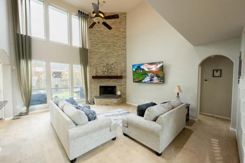 12715 Carriage Glen Dr, Tomball, TX 77377-8201