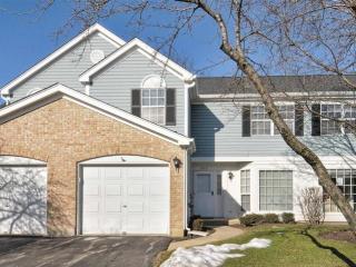 202 Wellington Cir, Gurnee, IL 60031-6222