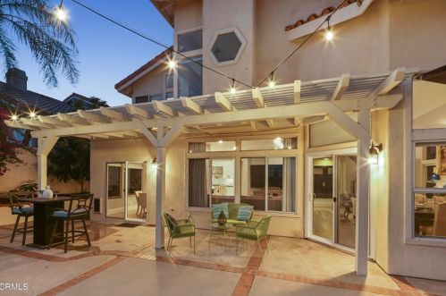 1011 Calle Azul, Glendale CA  91208-3010 exterior