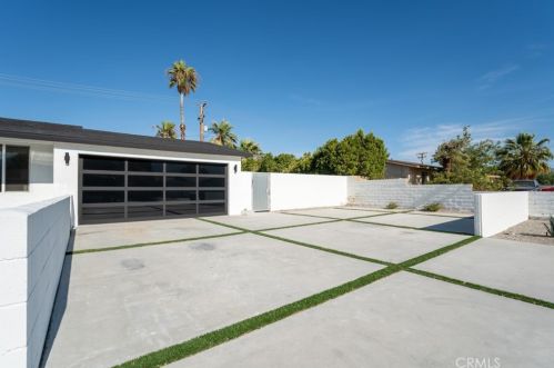 2002 Whitewater Club Dr, Palm Springs, CA 92262-4050