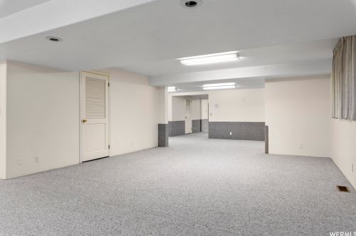 2515 Willow Hl Dr, Sandy UT 84093-1894 exterior