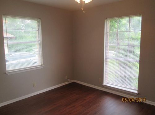 6805 Dubuque Ln, Austin TX  78723-2228 exterior