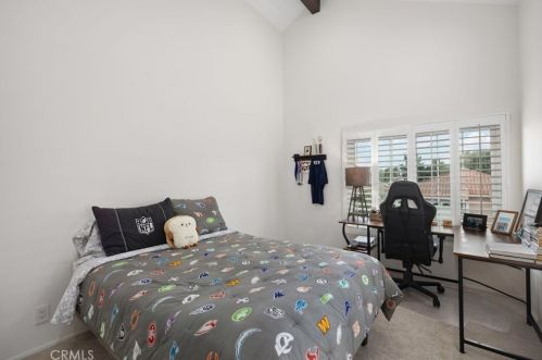 10 Vispera, Irvine CA  92620-2127 exterior