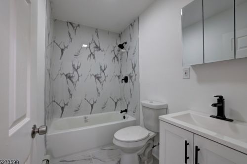 49 Sassafras St, Paterson NJ 07524-1733 exterior